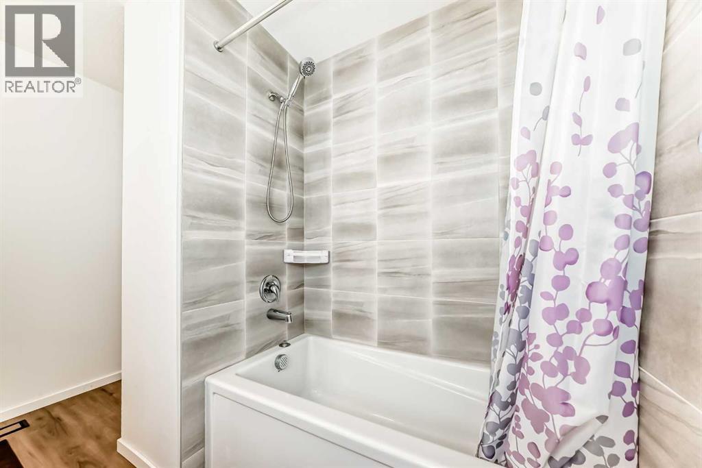 8 Cityscape Boulevard Ne, Calgary, AB - Indoor Photo Showing Bathroom
