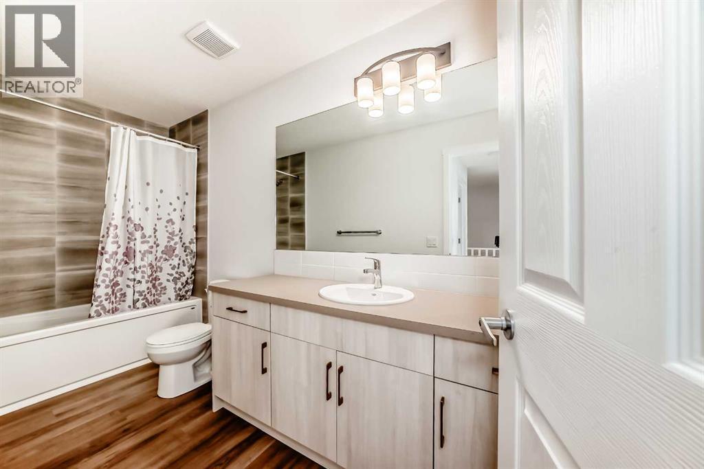 8 Cityscape Boulevard Ne, Calgary, AB - Indoor Photo Showing Bathroom