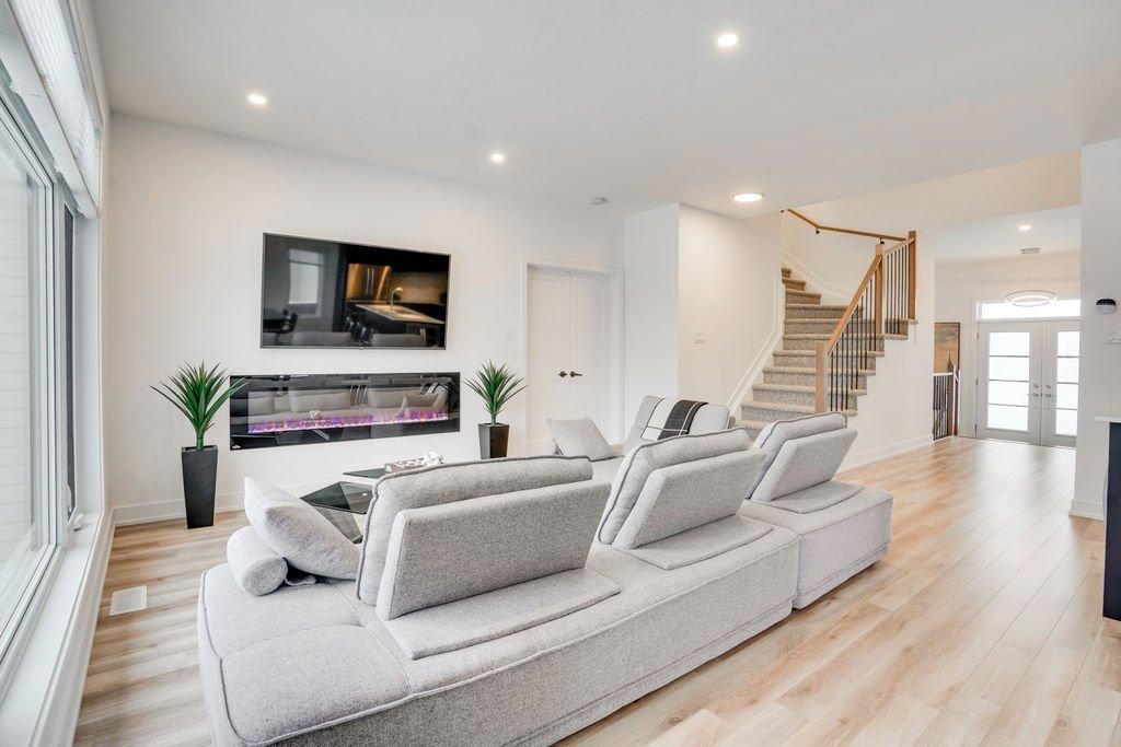 Living room - 319 Rue De La Sève, Gatineau (Gatineau), QC - Indoor Photo Showing Living Room With Fireplace