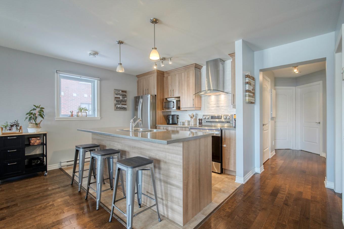 Kitchen - 3-7220 Boul. Cousineau, Longueuil (Saint-Hubert), QC - Indoor Photo Showing Kitchen With Upgraded Kitchen