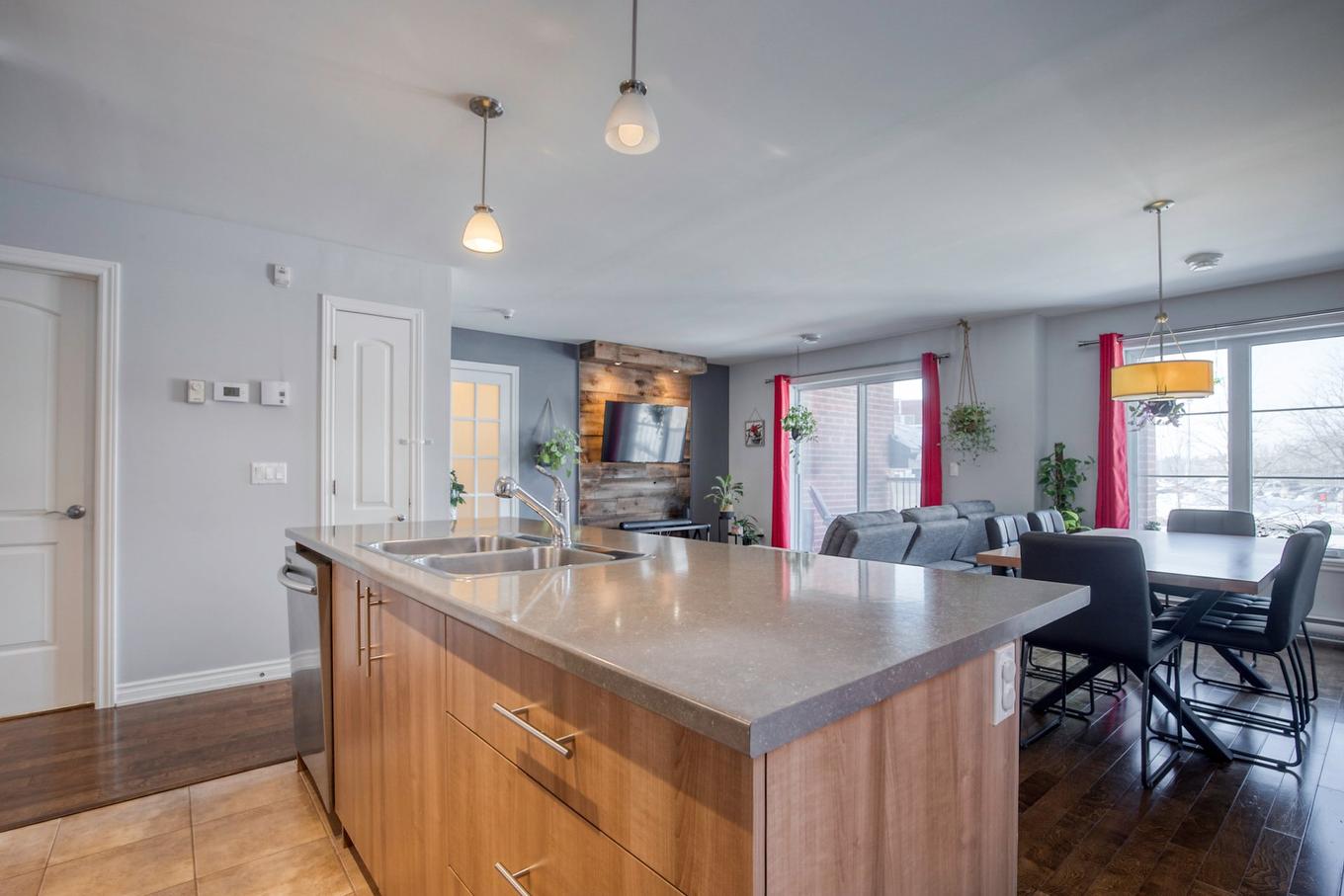 Kitchen - 3-7220 Boul. Cousineau, Longueuil (Saint-Hubert), QC - Indoor Photo Showing Kitchen With Double Sink