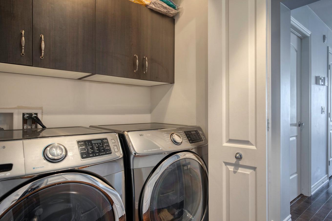 Passageway - 3-7220 Boul. Cousineau, Longueuil (Saint-Hubert), QC - Indoor Photo Showing Laundry Room