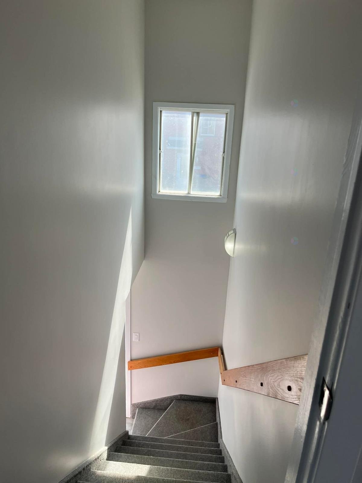 Staircase - 202-293 Rue De Montmartre, Saint-Jean-Sur-Richelieu, QC - Indoor Photo Showing Other Room