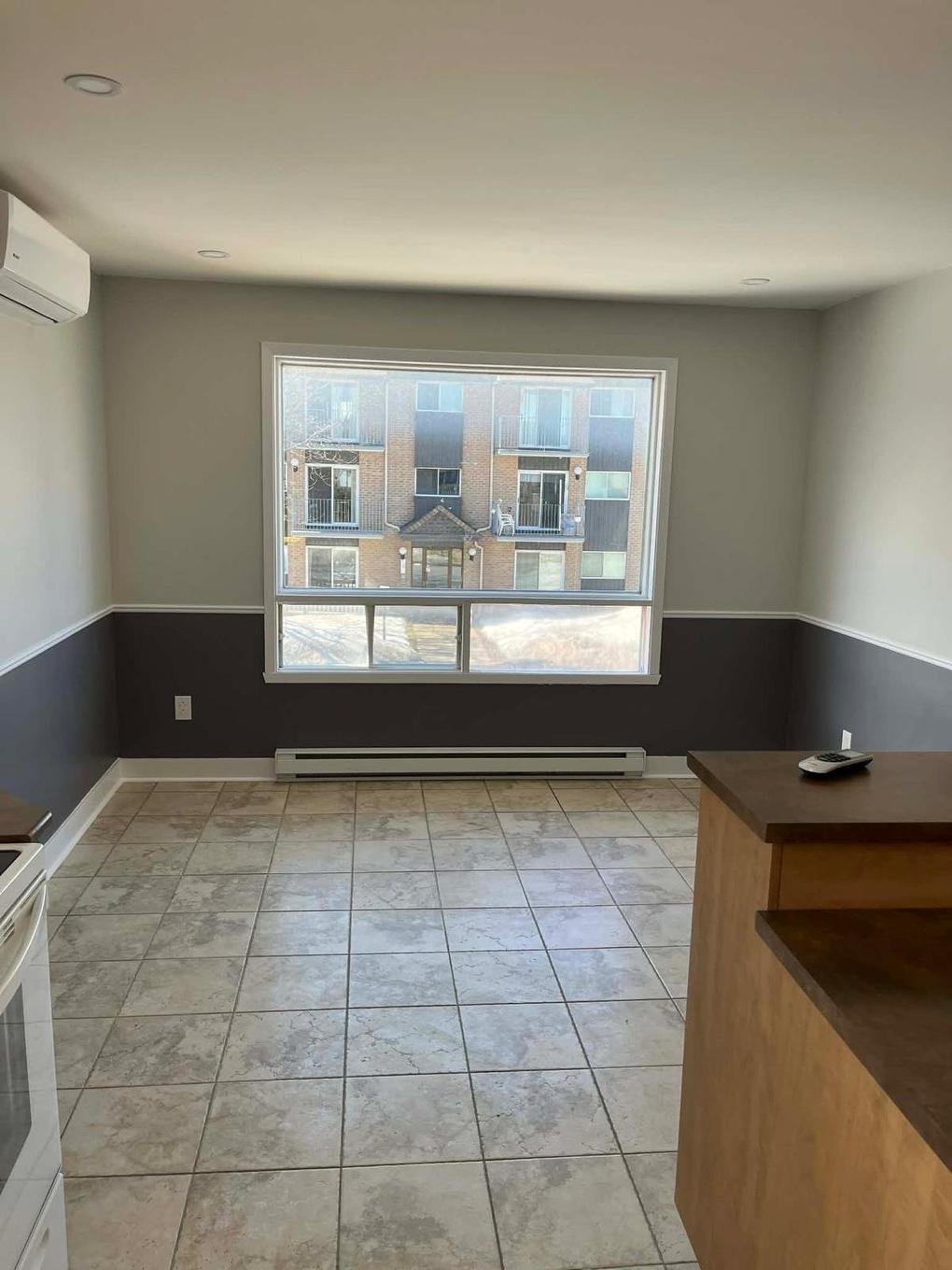 Salle à manger - 202-293 Rue De Montmartre, Saint-Jean-Sur-Richelieu, QC