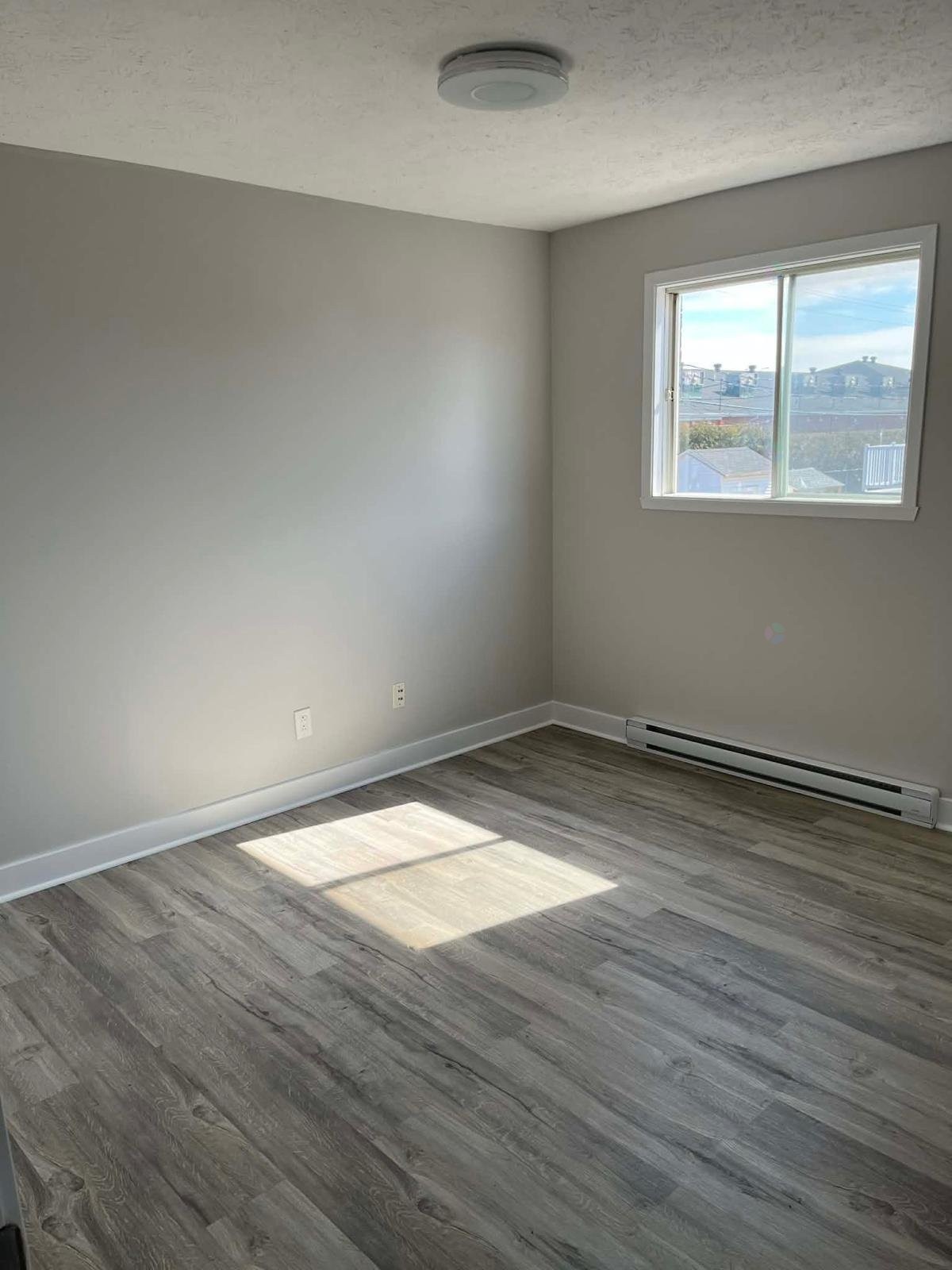 Master Bedroom - 202-293 Rue De Montmartre, Saint-Jean-Sur-Richelieu, QC - Indoor Photo Showing Other Room