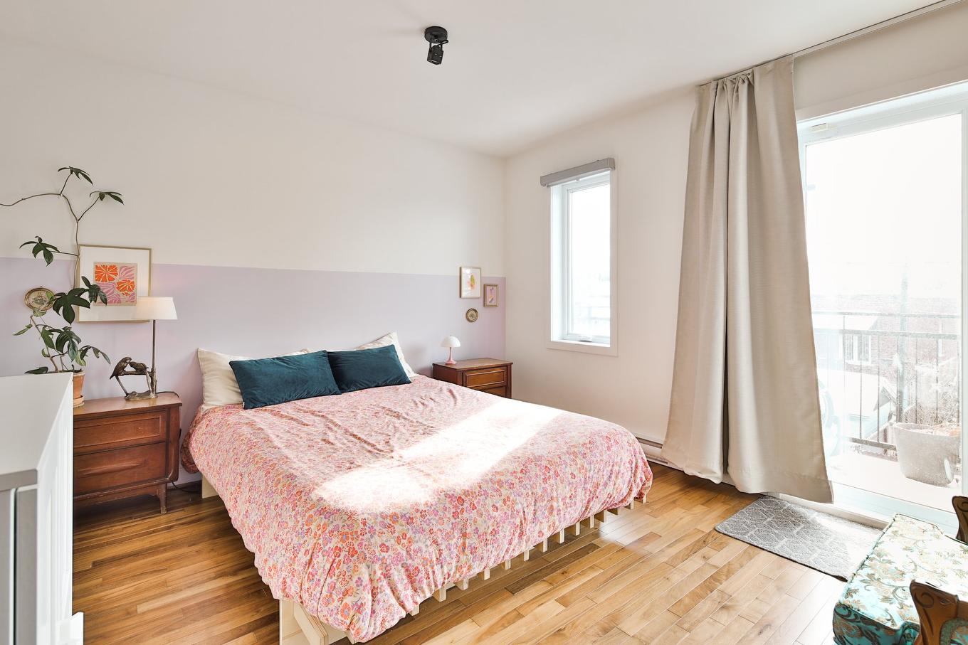 Primary bedroom - 8136 Rue Chabot, Montréal (Villeray/Saint-Michel/Parc-Extension), QC - Indoor Photo Showing Bedroom