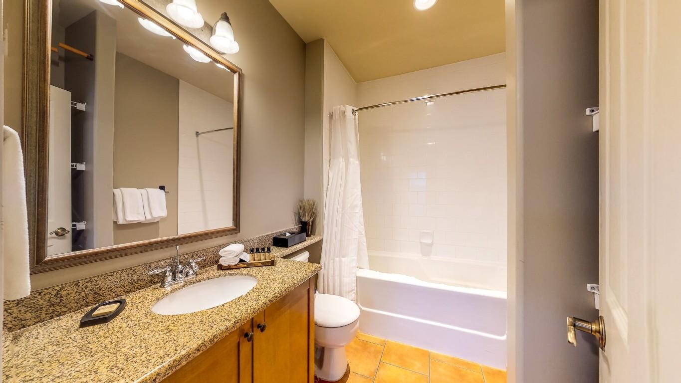 18A-1200 Rancher Creek Road, Osoyoos, BC - Indoor Photo Showing Bathroom