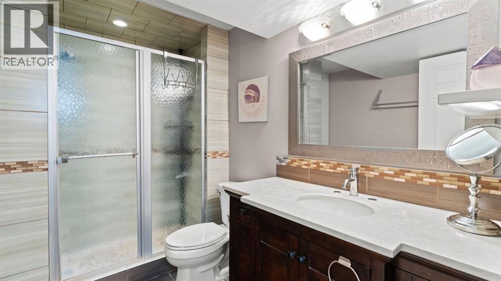166 Bridlecrest Boulevard Sw, Calgary, AB - Indoor Photo Showing Bathroom