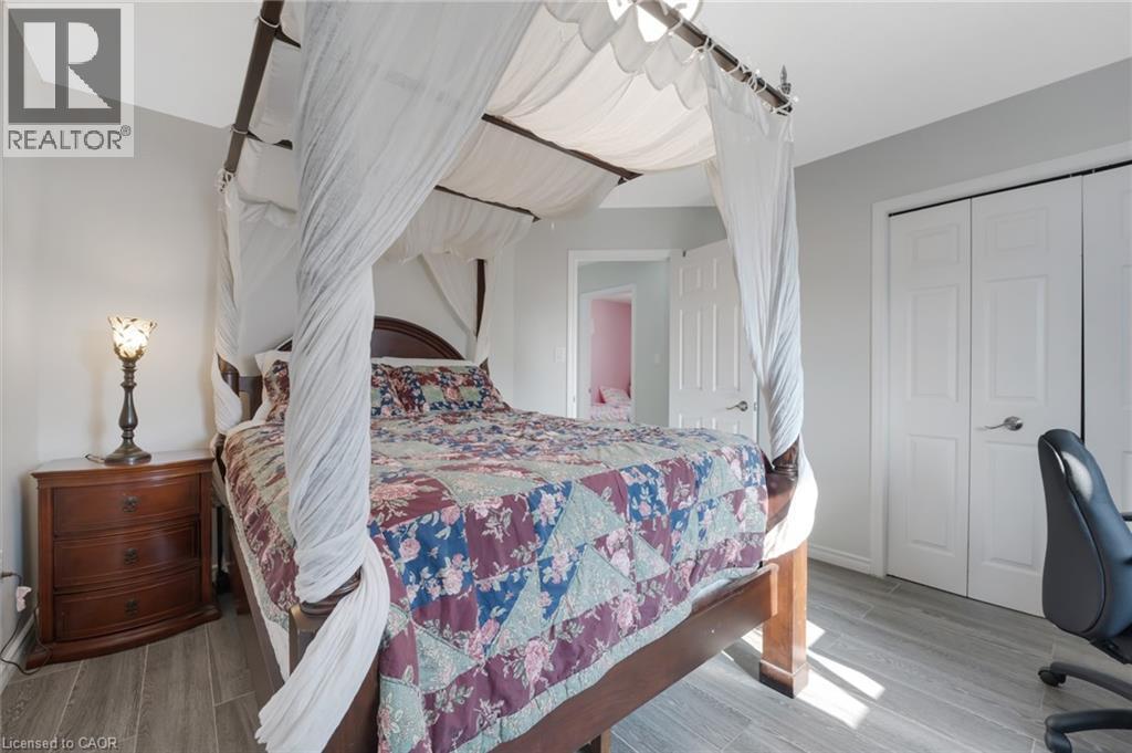 640 Langlaw Drive, Cambridge, ON - Indoor Photo Showing Bedroom