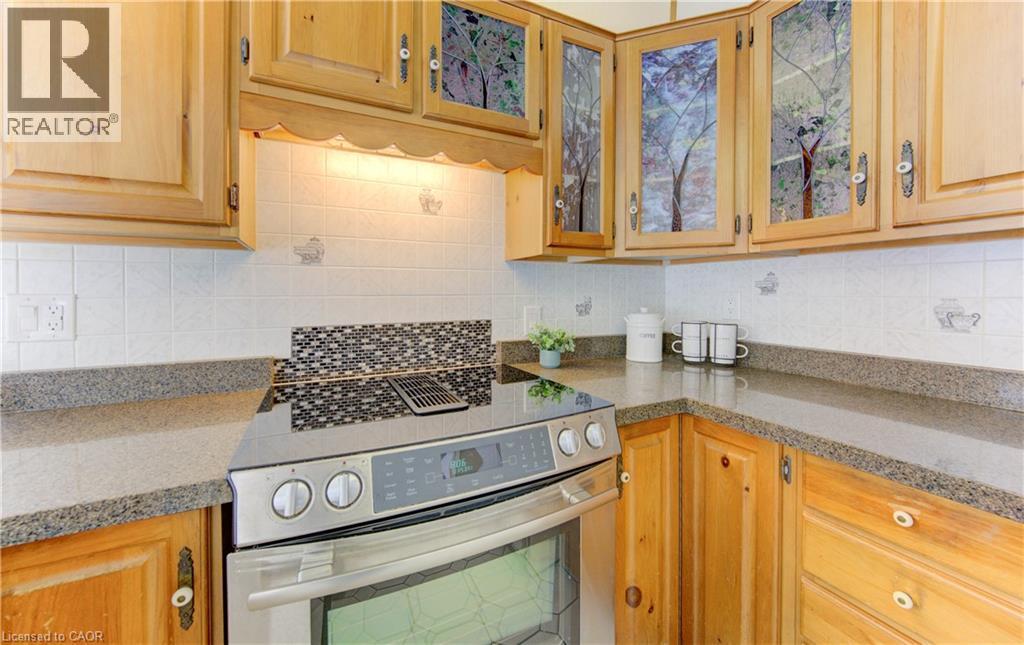 21 Sandcliffe Place, Waterloo, ON - Indoor Photo Showing Kitchen