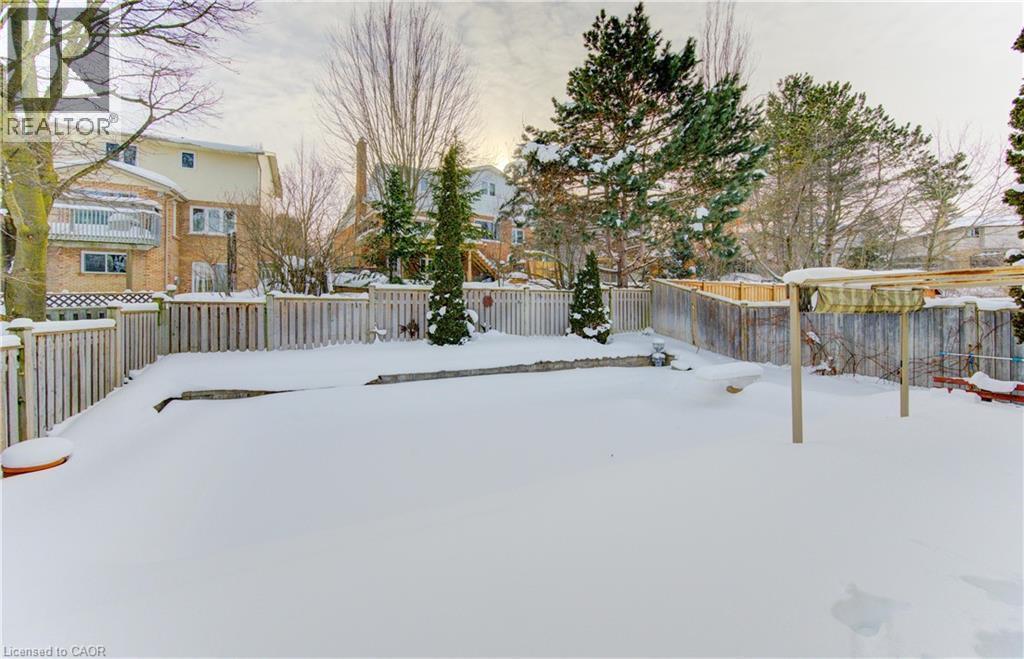 21 Sandcliffe Place, Waterloo, ON - Outdoor