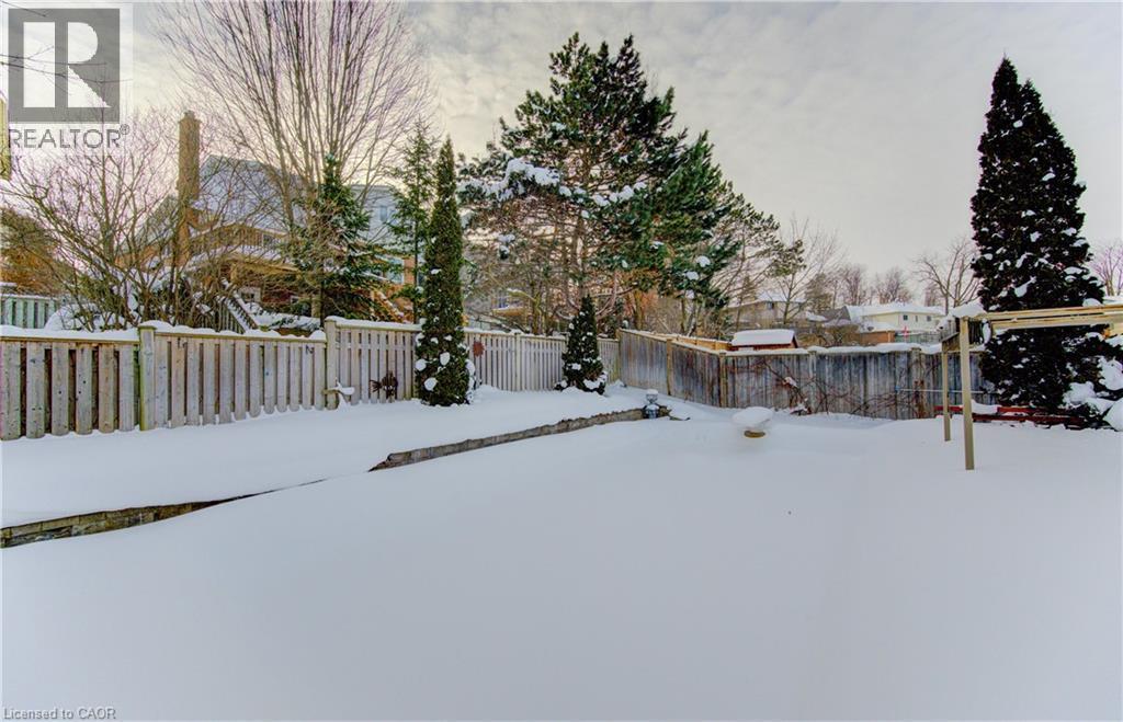 21 Sandcliffe Place, Waterloo, ON - Outdoor