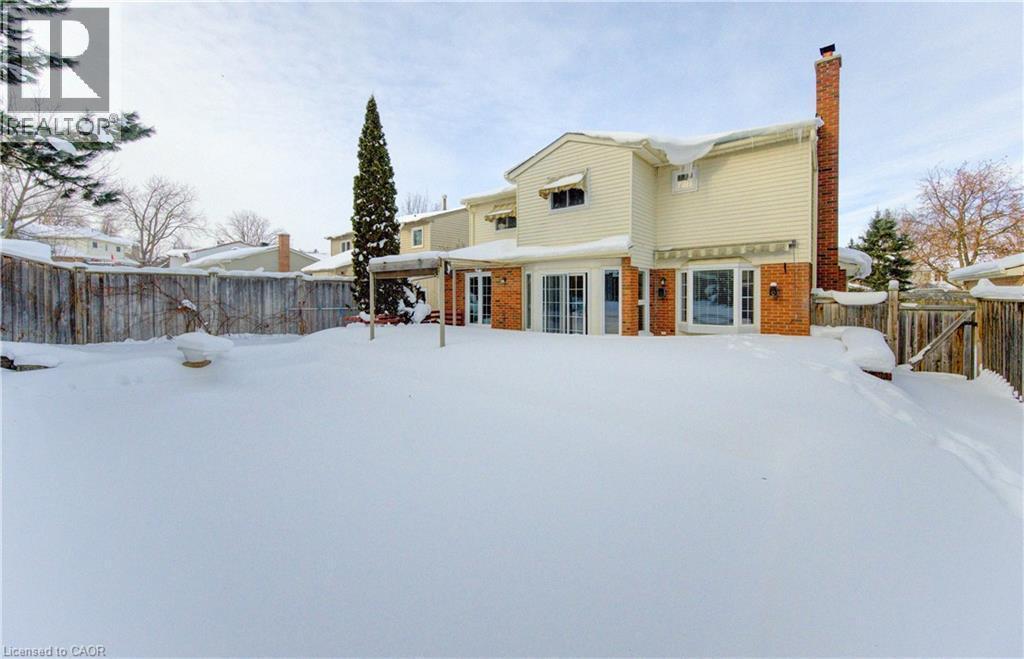 21 Sandcliffe Place, Waterloo, ON - Outdoor