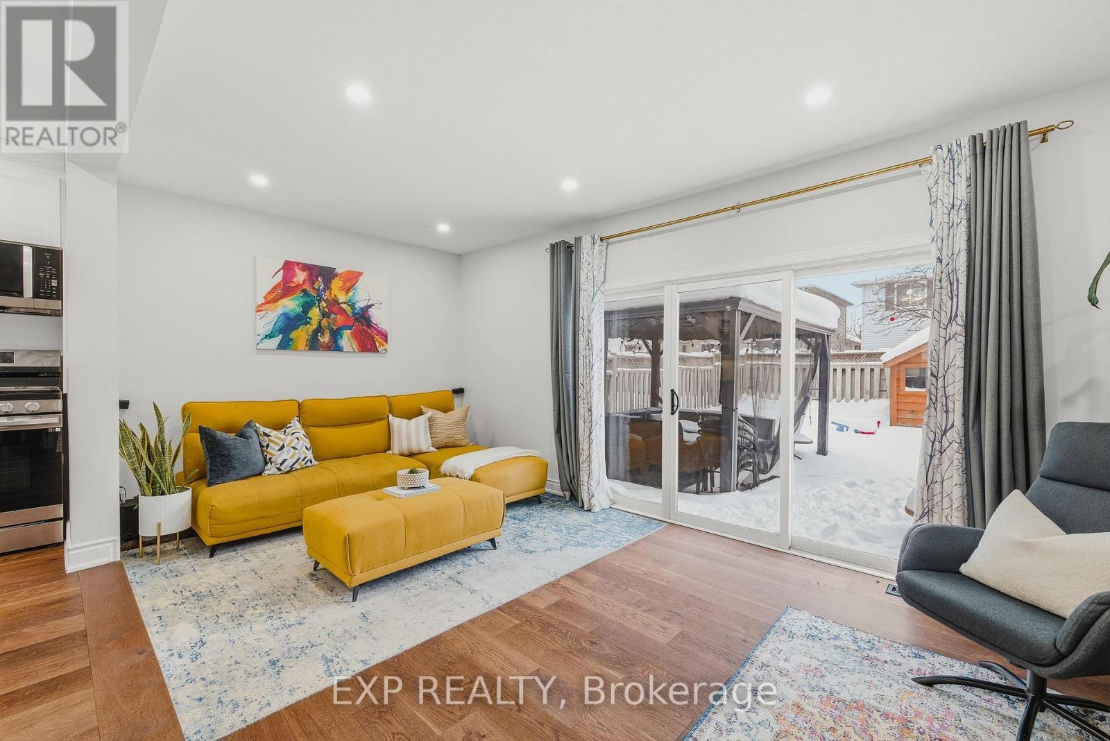 279 Highbrook Crescent, Kitchener, ON - Indoor Photo Showing Living Room
