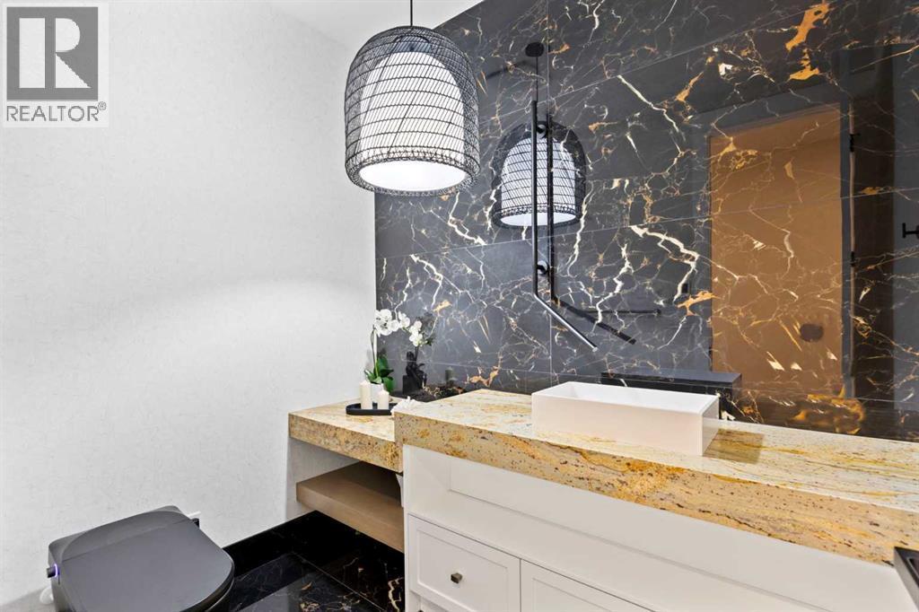 1220 Varsity Estates Road Nw, Calgary, AB - Indoor Photo Showing Bathroom