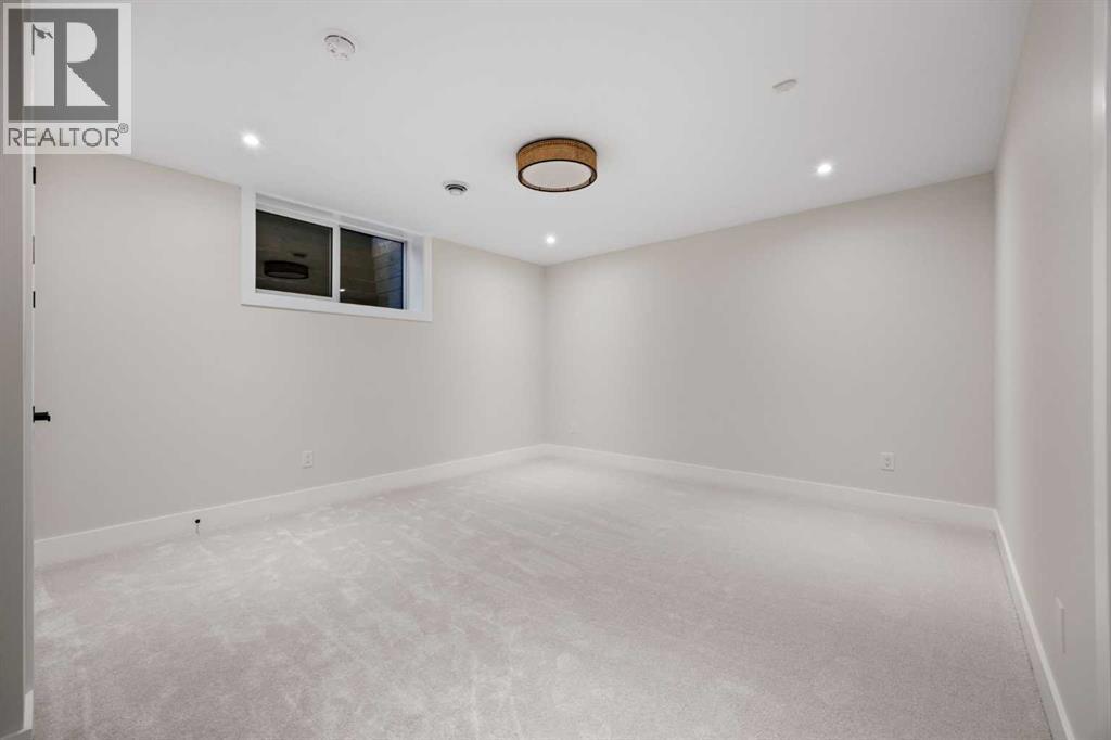1220 Varsity Estates Road Nw, Calgary, AB - Indoor Photo Showing Other Room