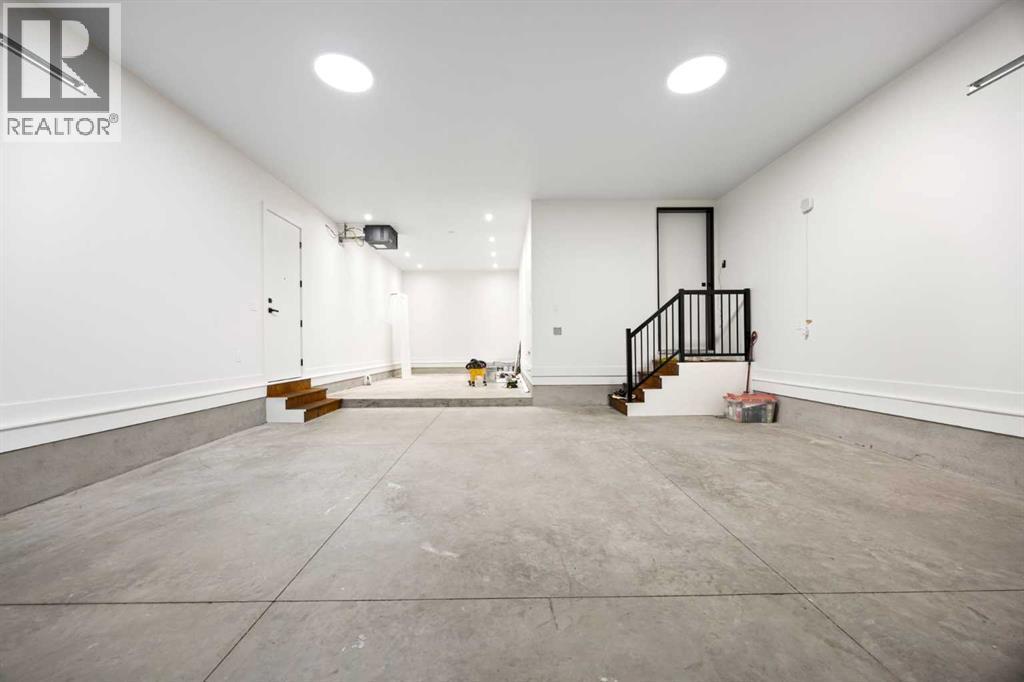 1220 Varsity Estates Road Nw, Calgary, AB - Indoor Photo Showing Other Room