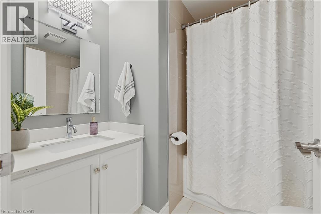 279 Highbrook Crescent, Kitchener, ON - Indoor Photo Showing Bathroom