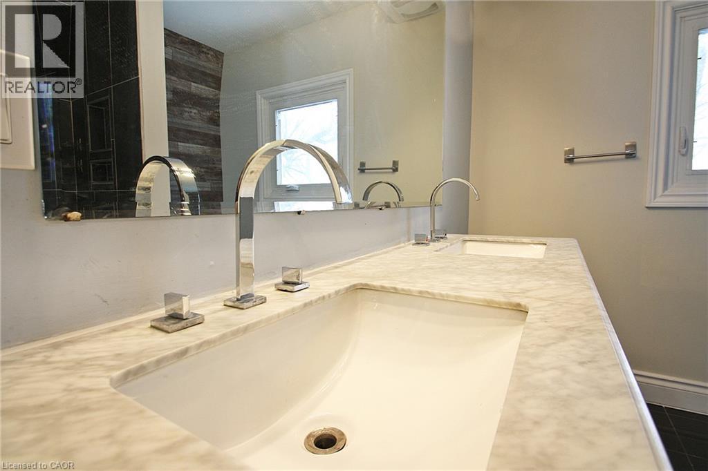 129 Hillyard Street, Hamilton, ON - Indoor