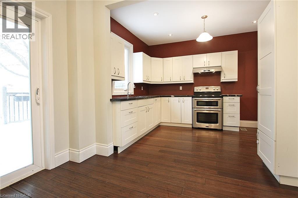 129 Hillyard Street, Hamilton, ON - Indoor Photo Showing Kitchen