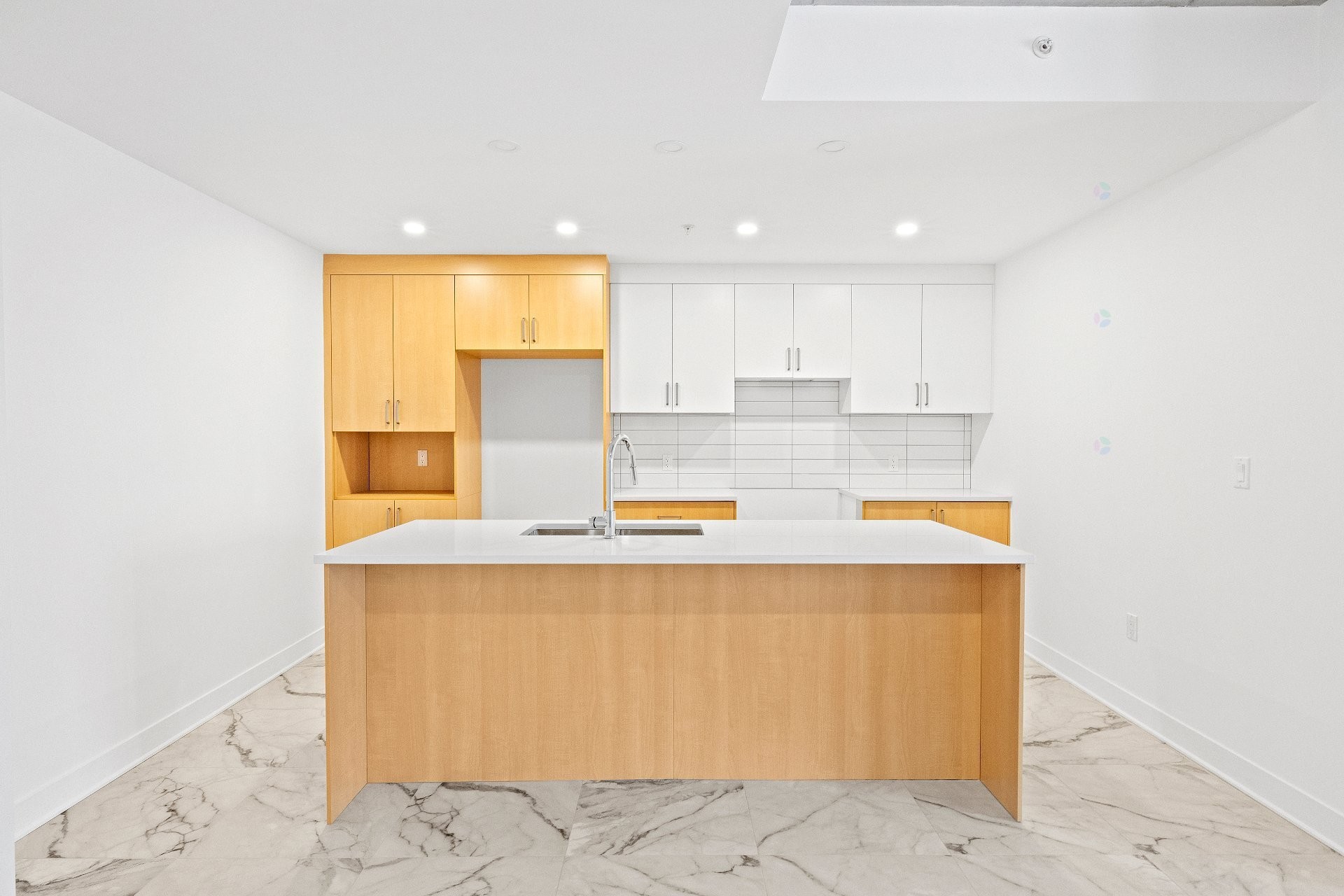 Kitchen - 407-244 Boul. Hymus, Pointe-Claire, QC - Indoor Photo Showing Kitchen