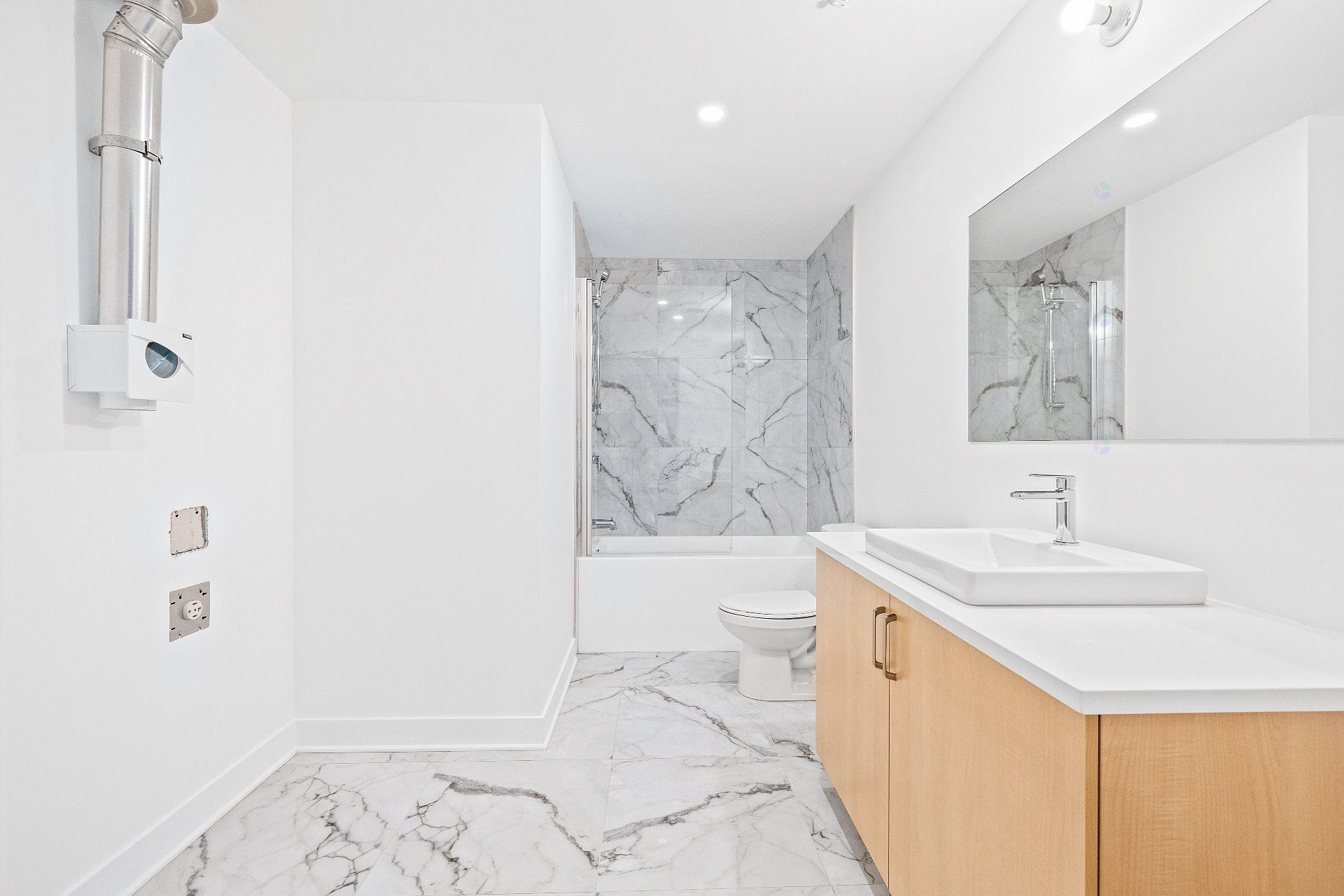 Bathroom - 407-244 Boul. Hymus, Pointe-Claire, QC - Indoor Photo Showing Bathroom