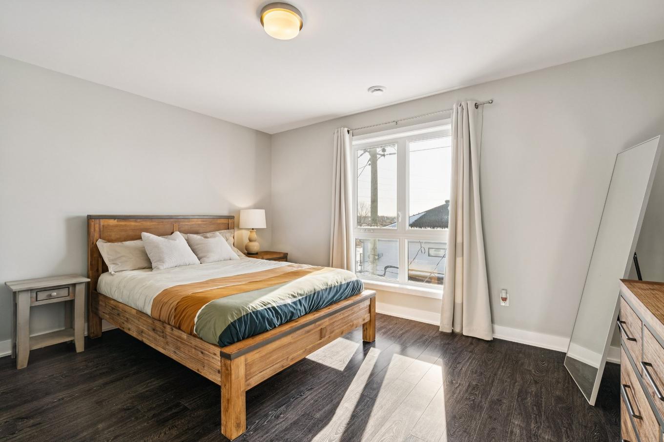 Primary bedroom - 1688 Rue Henri-Blaquière, Chambly, QC - Indoor Photo Showing Bedroom