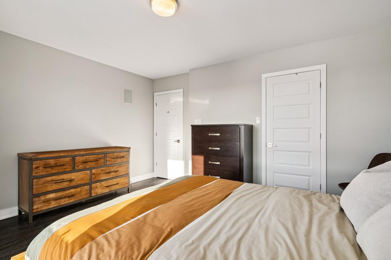 Primary bedroom - 1688 Rue Henri-Blaquière, Chambly, QC - Indoor Photo Showing Bedroom