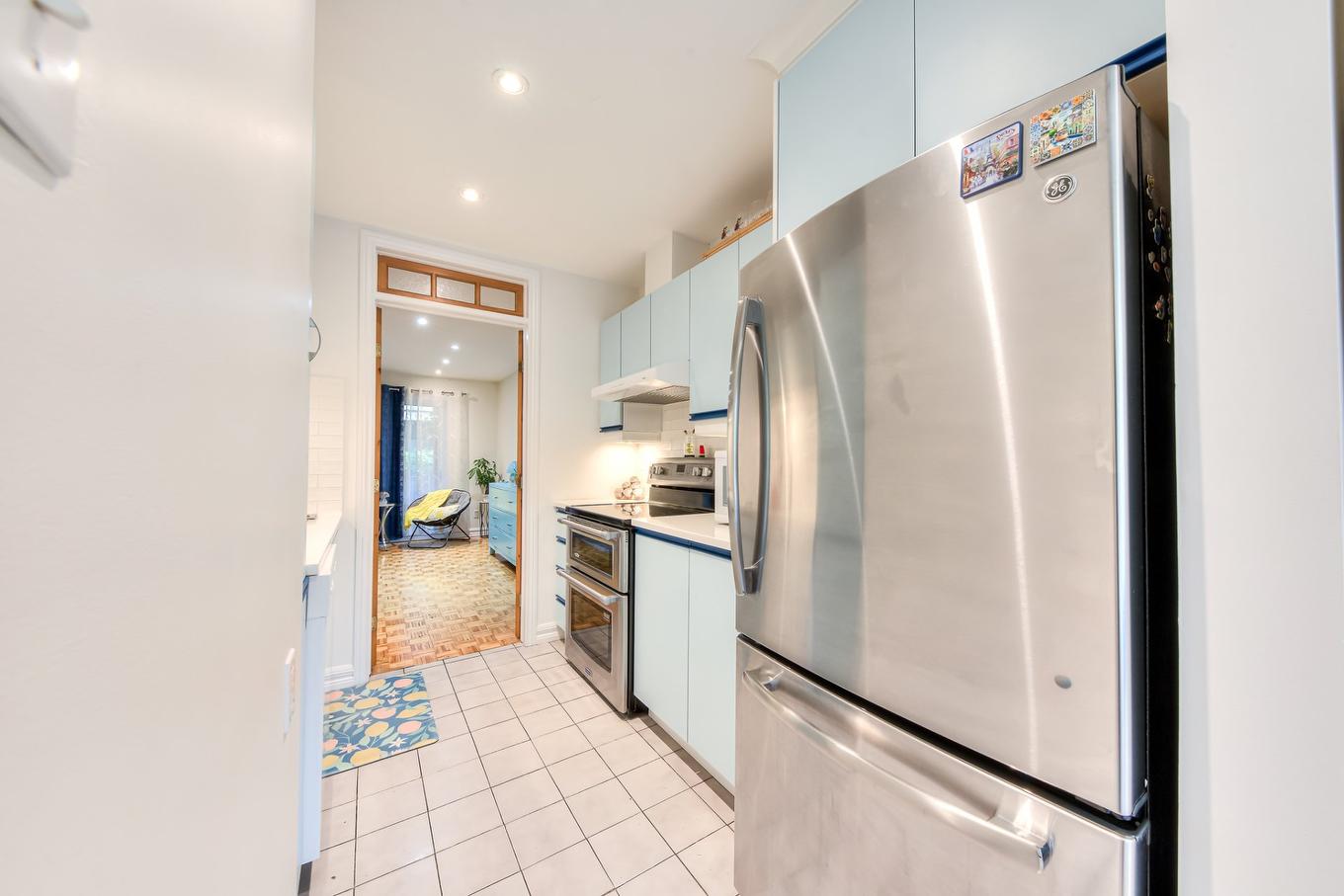 Cuisine - 4136 Rue De La Seine, Laval (Chomedey), QC - Indoor Photo Showing Kitchen