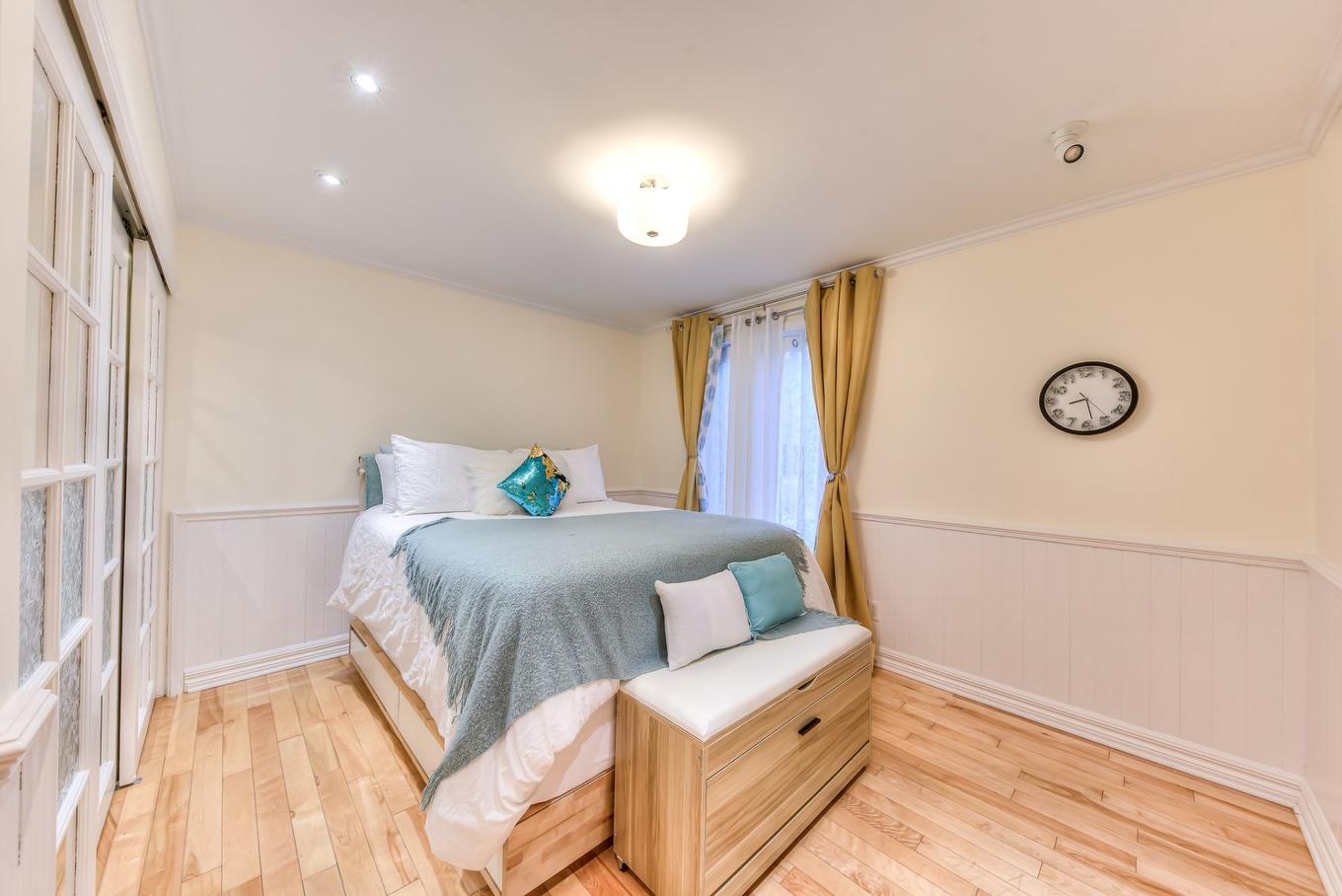 Chambre à coucher principale - 4136 Rue De La Seine, Laval (Chomedey), QC - Indoor Photo Showing Bedroom