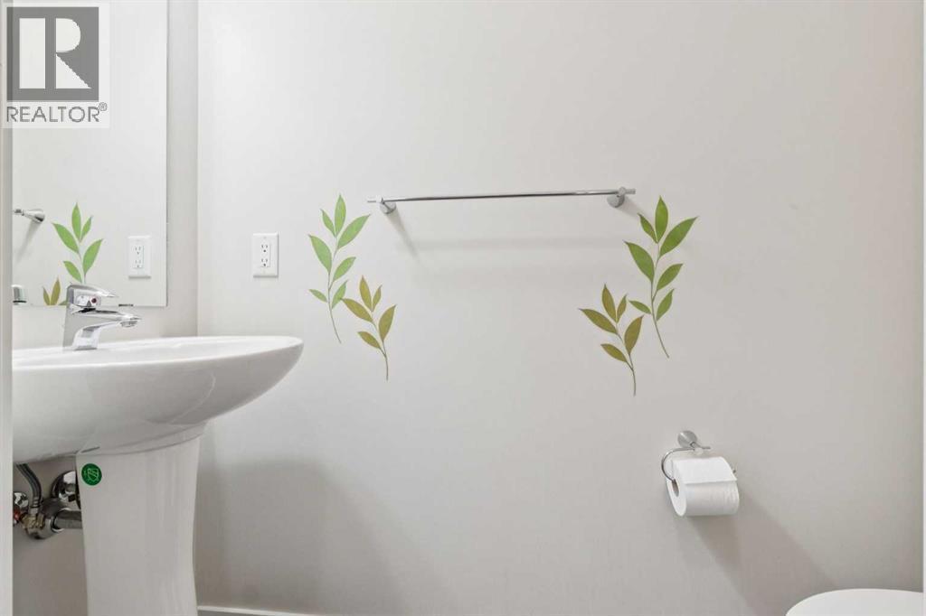 116 Walden Parade Se, Calgary, AB - Indoor Photo Showing Bathroom