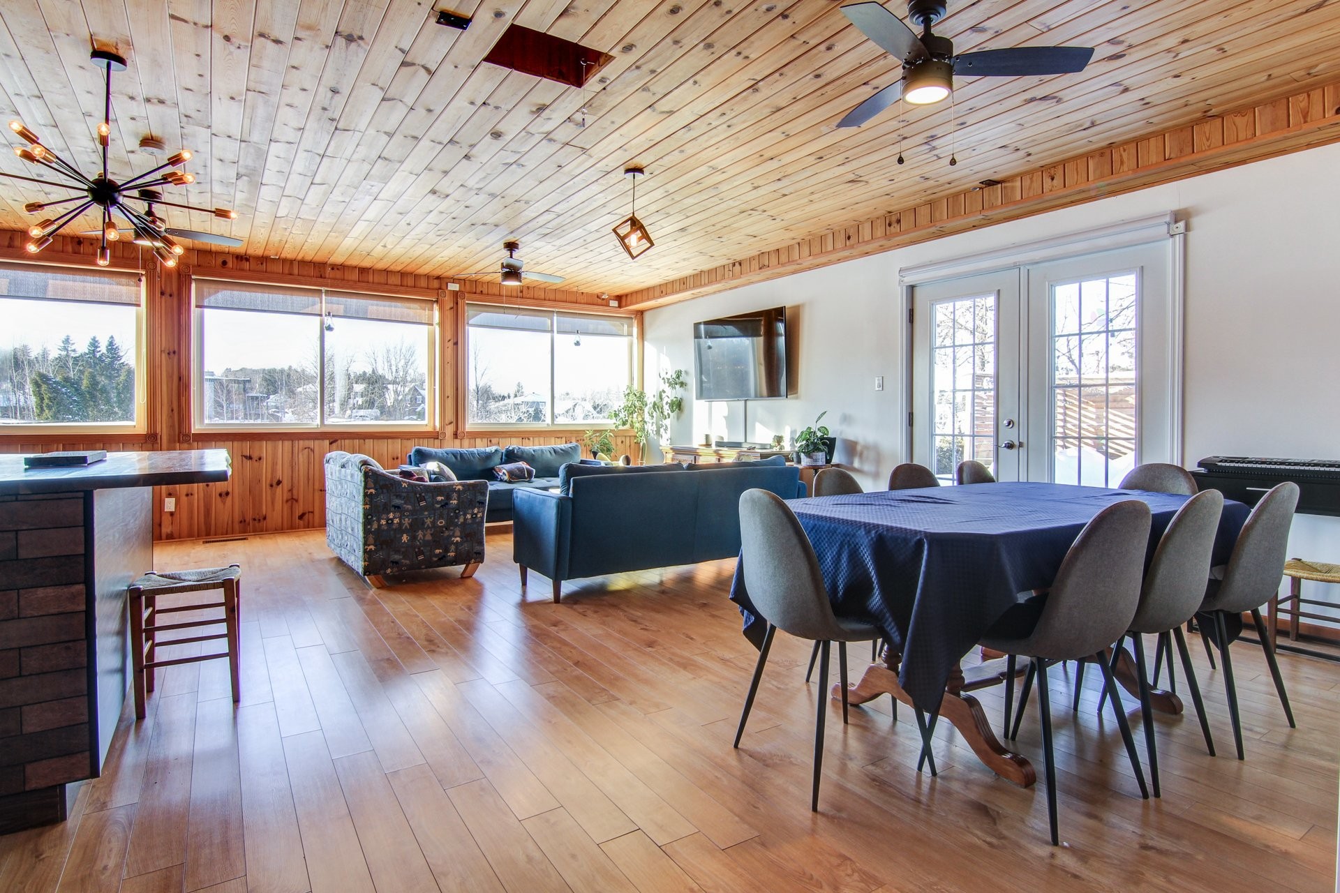 Vue d'ensemble - 3992 Rue Ste-Jeanne-D'Arc, Saguenay (Jonquière), QC - Indoor Photo Showing Dining Room