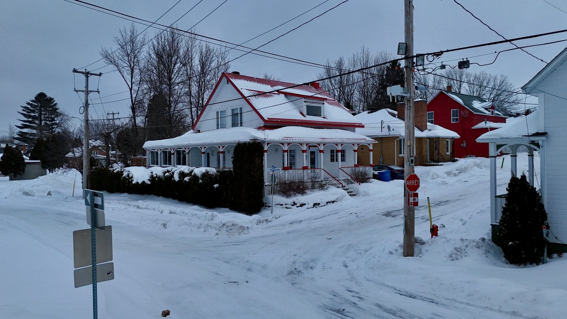 Photo aérienne - 3992 Rue Ste-Jeanne-D'Arc, Saguenay (Jonquière), QC - Outdoor With Facade