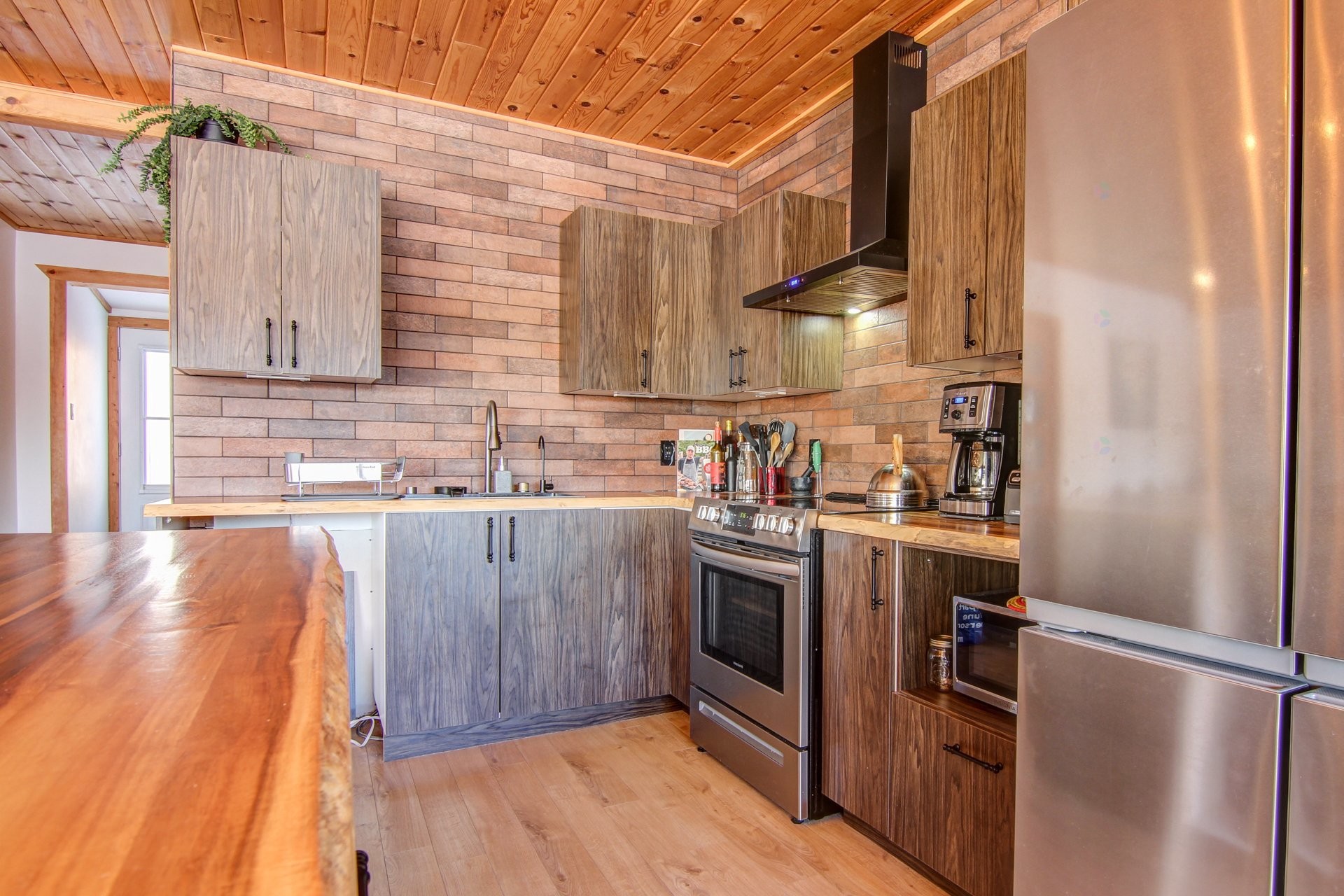 Cuisine - 3992 Rue Ste-Jeanne-D'Arc, Saguenay (Jonquière), QC - Indoor Photo Showing Kitchen