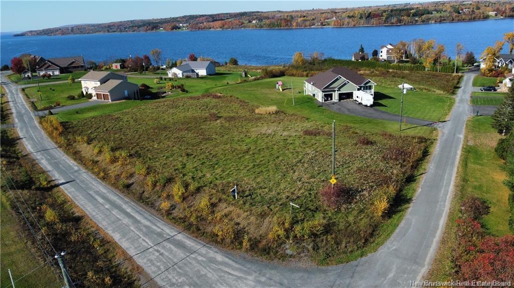 Lot Awesome Wy, Kingsclear, NB