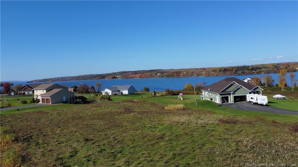 Lot Awesome Wy, Kingsclear, NB