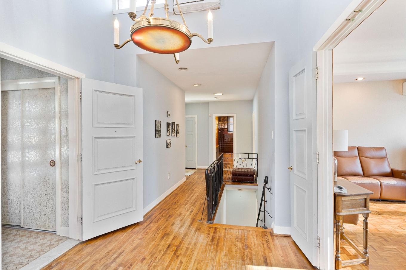 Other - 174 Prom. Sheraton, Montréal-Ouest, QC - Indoor Photo Showing Other Room