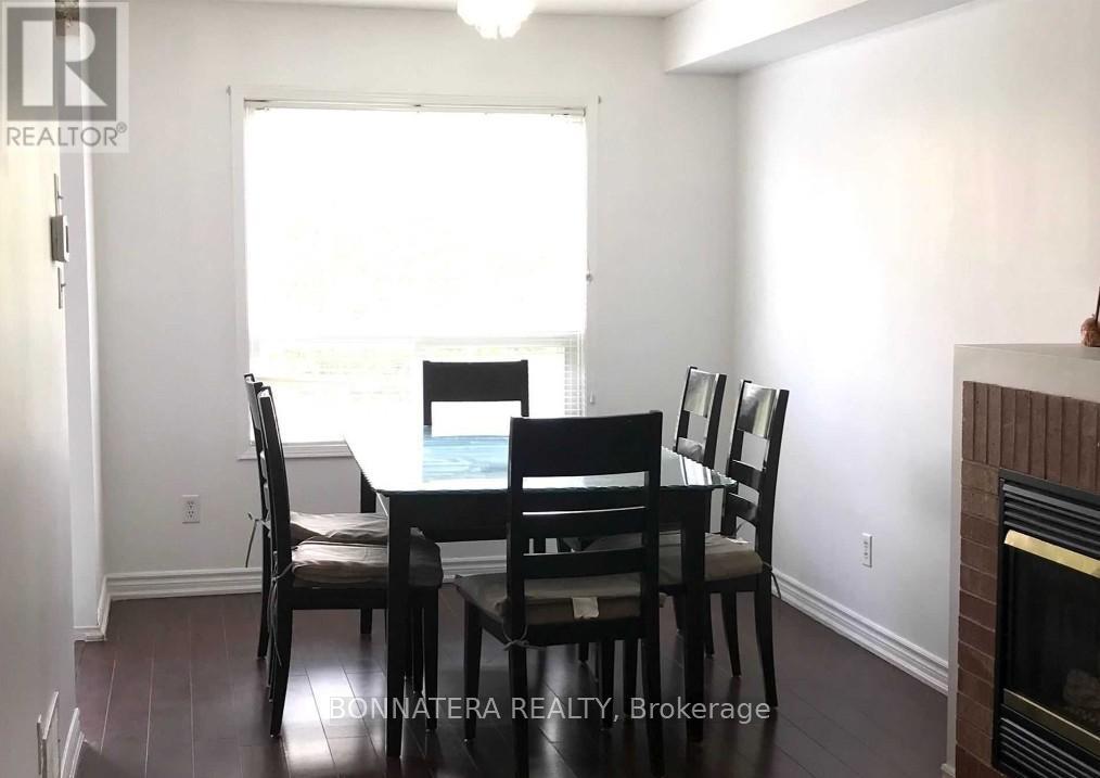 5359 Bullrush Drive, Mississauga, ON - Indoor Photo Showing Dining Room