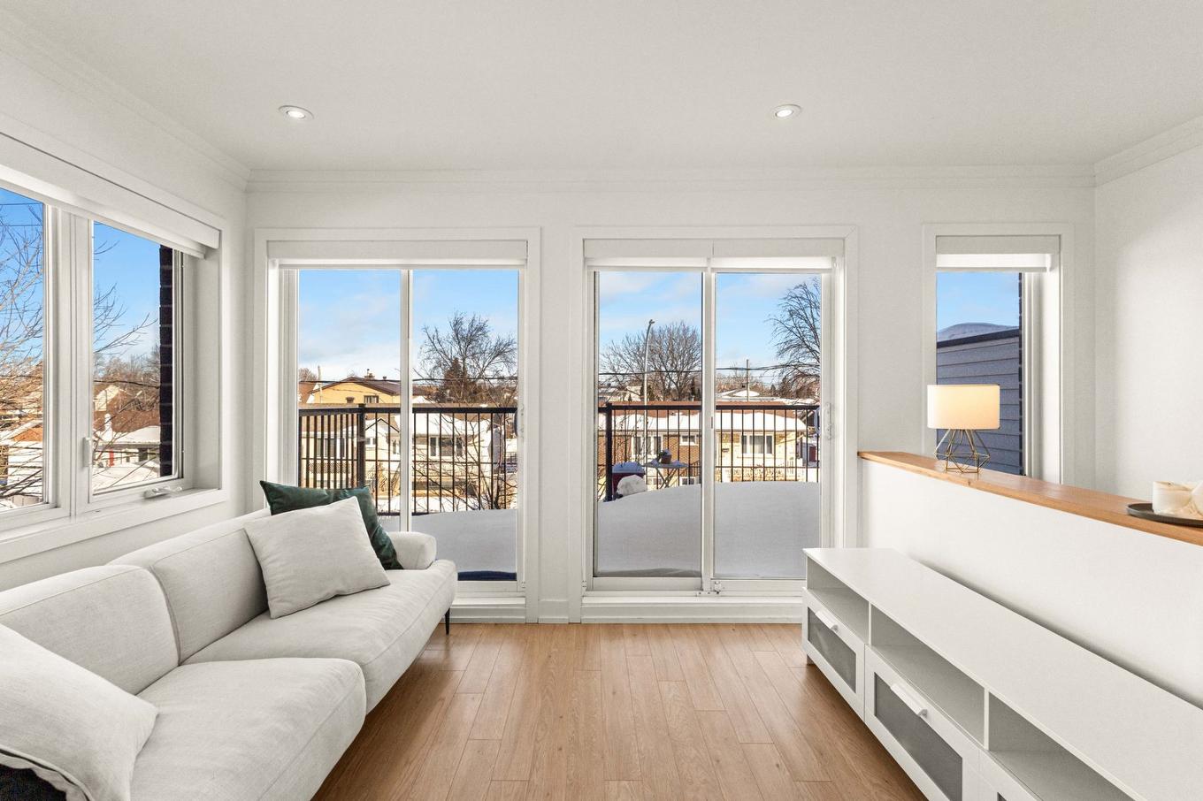 Living room - 2362 Rue Marquette, Longueuil (Le Vieux-Longueuil), QC - Indoor