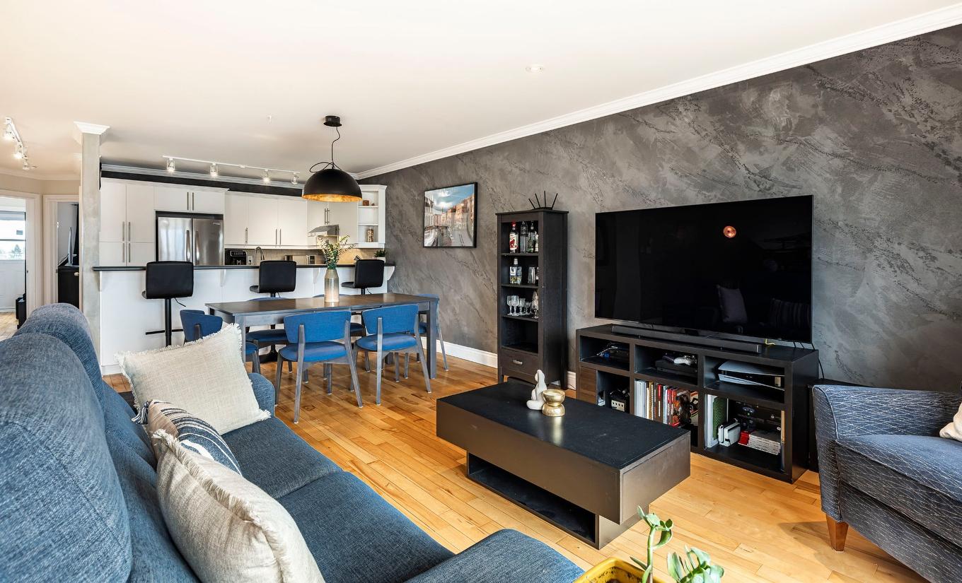 Salon - 7243 Boul. St-Michel, Montréal (Villeray/Saint-Michel/Parc-Extension), QC - Indoor Photo Showing Living Room