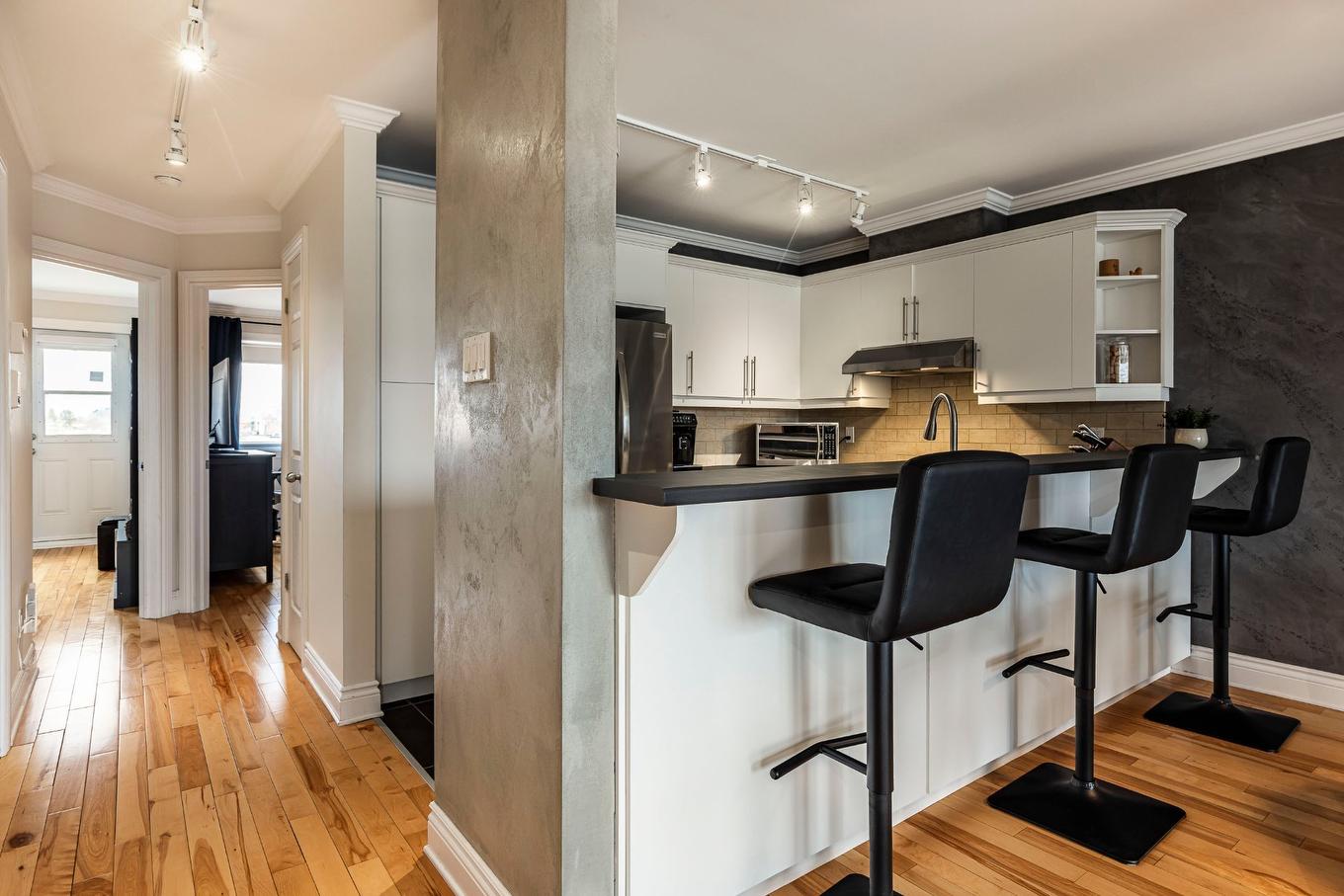 Cuisine - 7243 Boul. St-Michel, Montréal (Villeray/Saint-Michel/Parc-Extension), QC - Indoor Photo Showing Kitchen