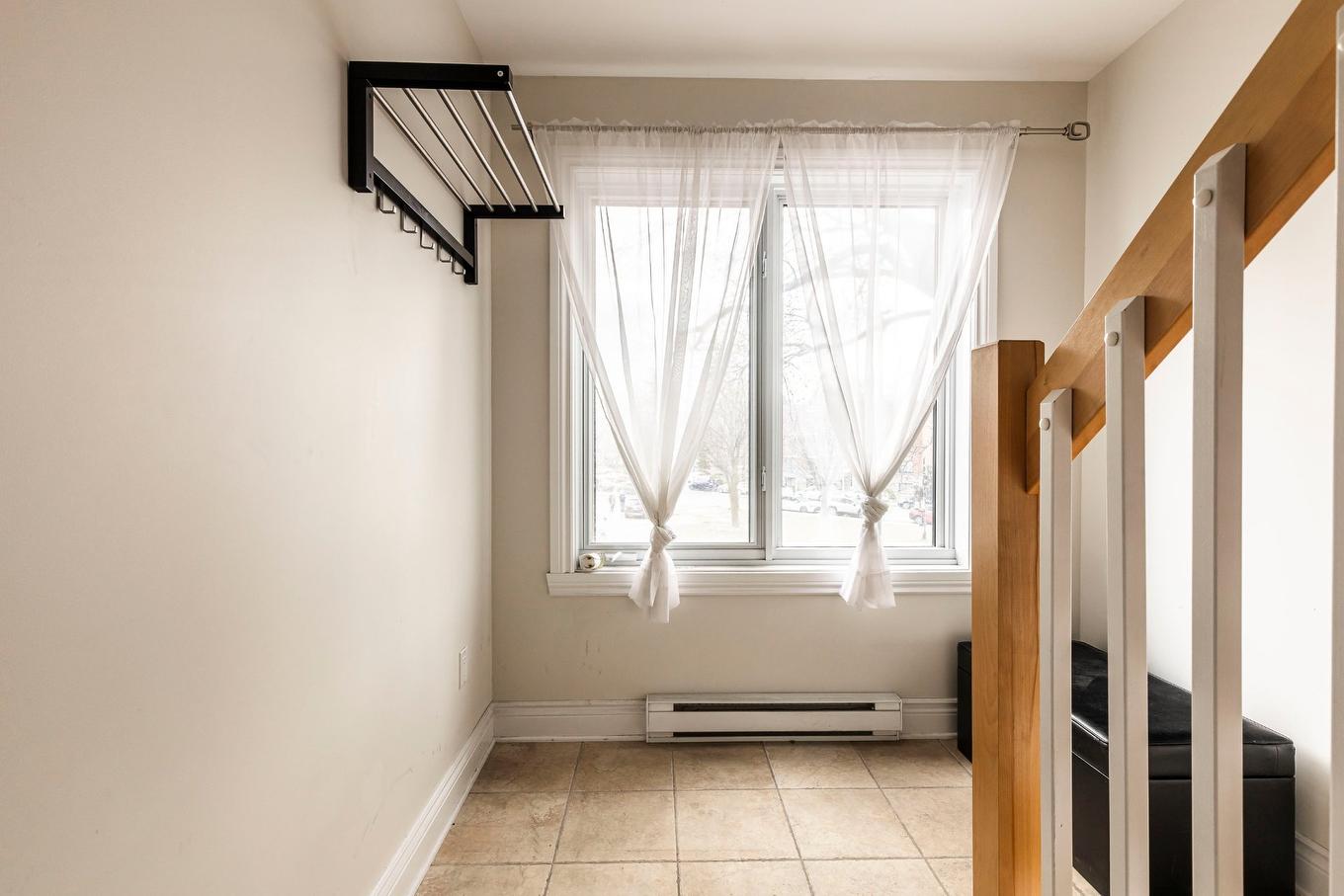 Hall d'entrée/Vestibule - 7243 Boul. St-Michel, Montréal (Villeray/Saint-Michel/Parc-Extension), QC - Indoor Photo Showing Other Room