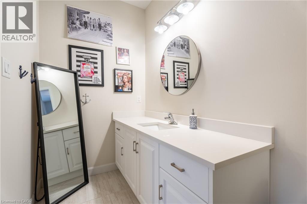 7 Comet Lane, Crystal Beach, ON - Indoor