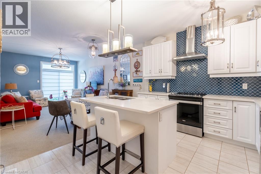 7 Comet Lane, Crystal Beach, ON - Indoor Photo Showing Kitchen With Upgraded Kitchen