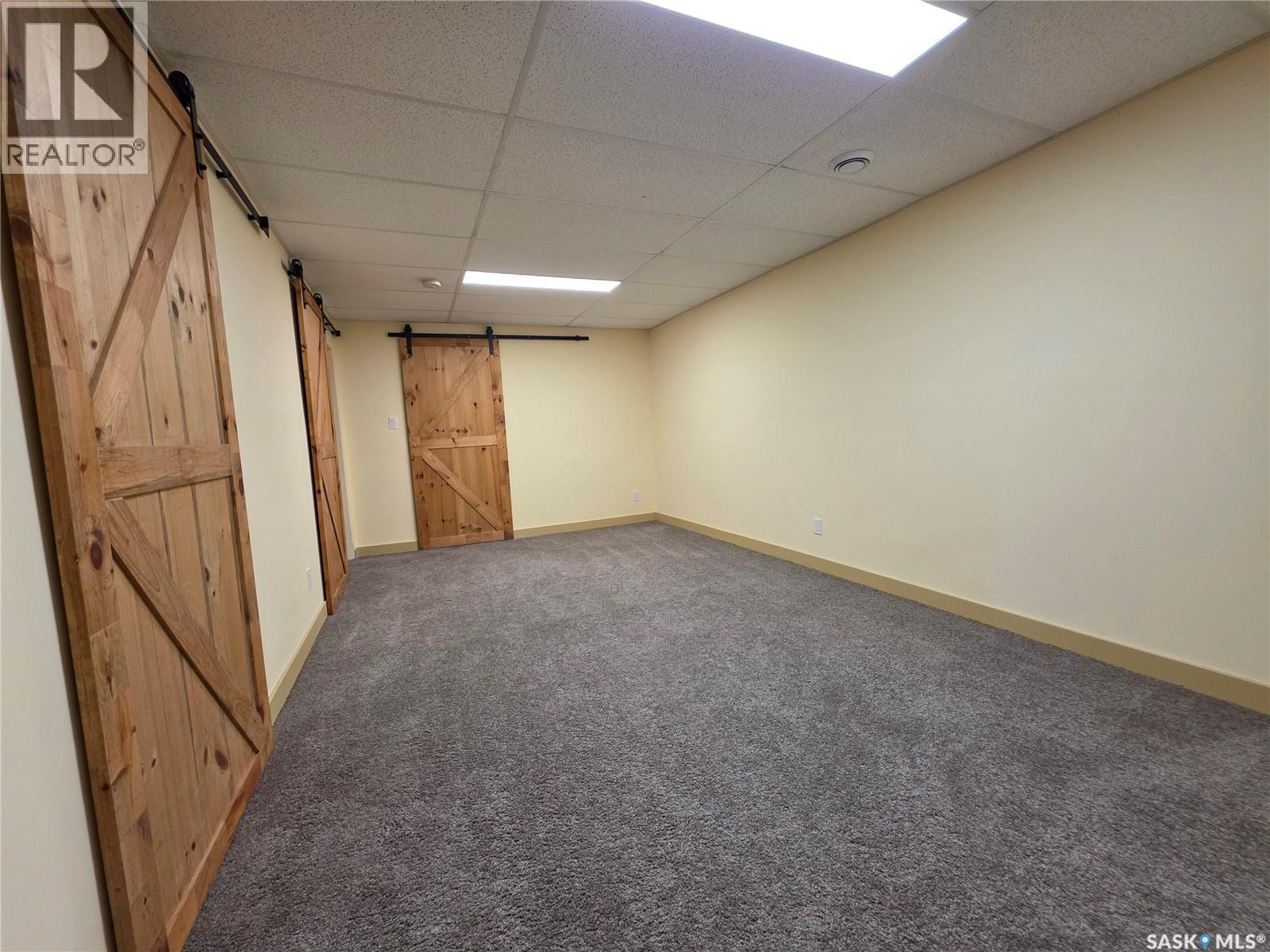 1420 Chaplin Street E, Swift Current, SK - Indoor