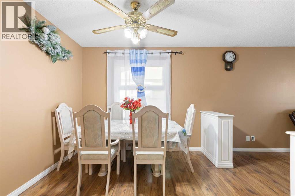 6124 Maddock Drive Ne, Calgary, AB - Indoor Photo Showing Dining Room