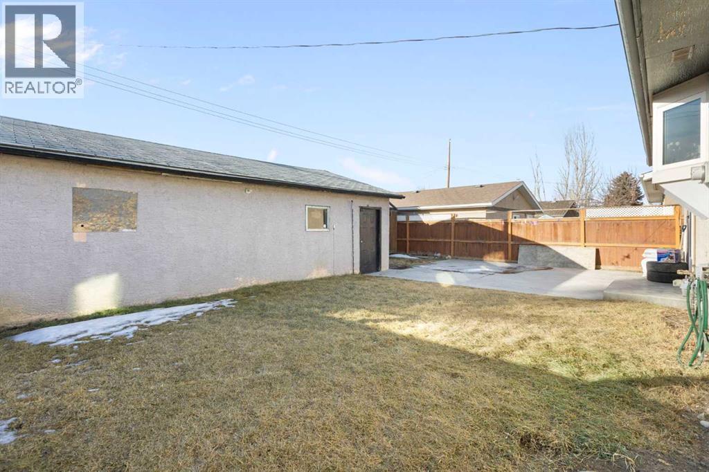 6124 Maddock Drive Ne, Calgary, AB - Outdoor