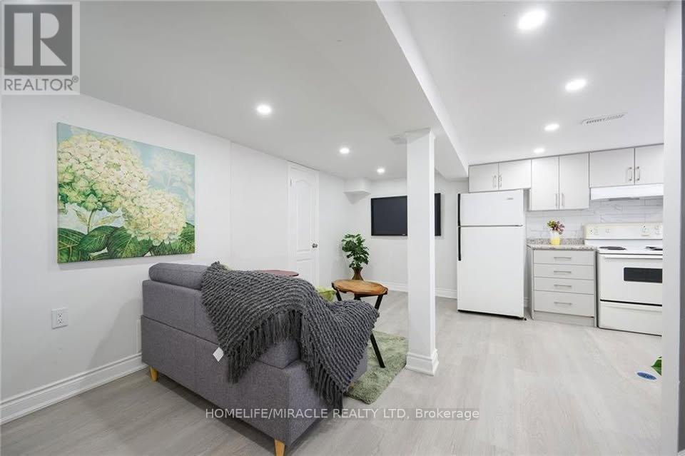 234 East 33Rd Street, Hamilton, ON - Indoor