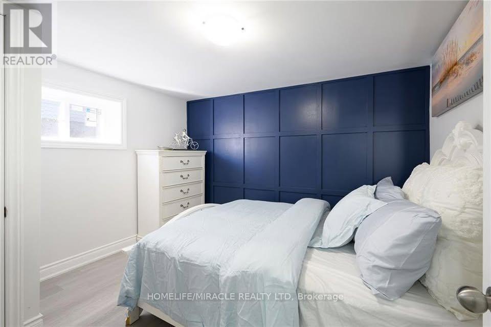 234 East 33Rd Street, Hamilton, ON - Indoor Photo Showing Bedroom