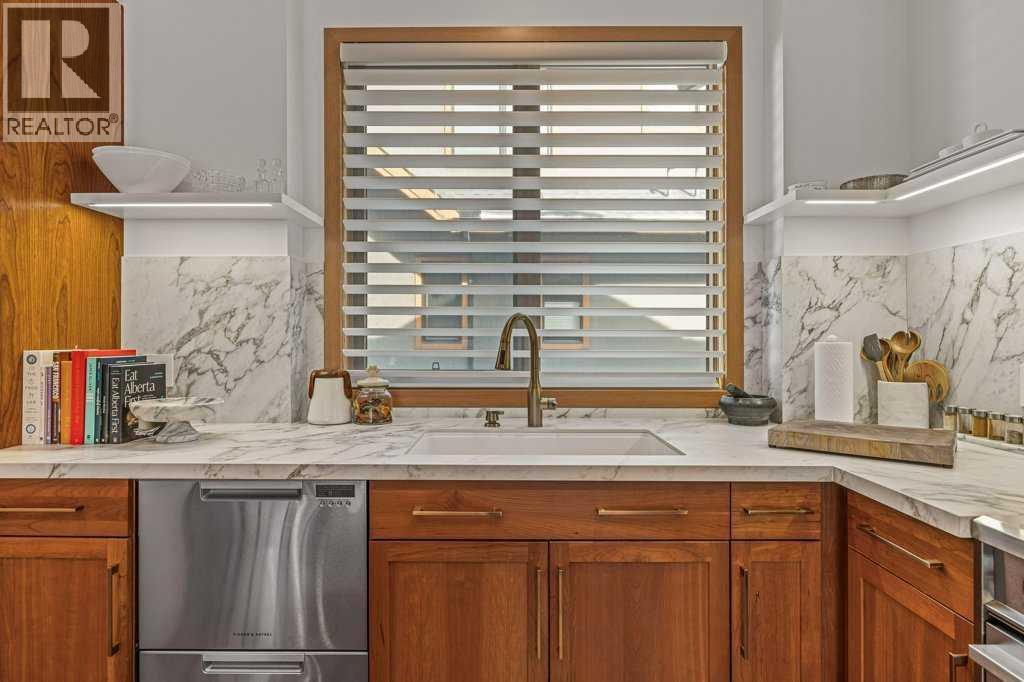 4, 511 6Th Avenue, Canmore, AB - Indoor Photo Showing Kitchen